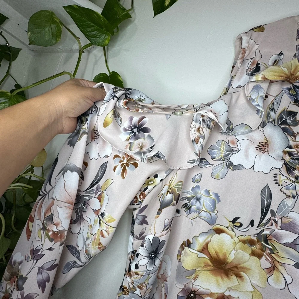 Floral Ruffle Sleeve Blouse 2X - Picture 5 of 5